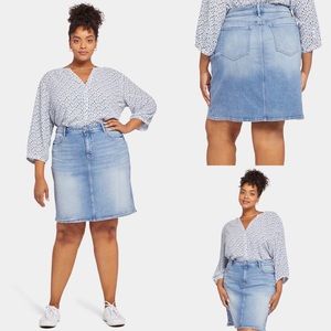 Not Your Daughters Jeans Denim Skirt New With Tags  Size 16 Medium Wash